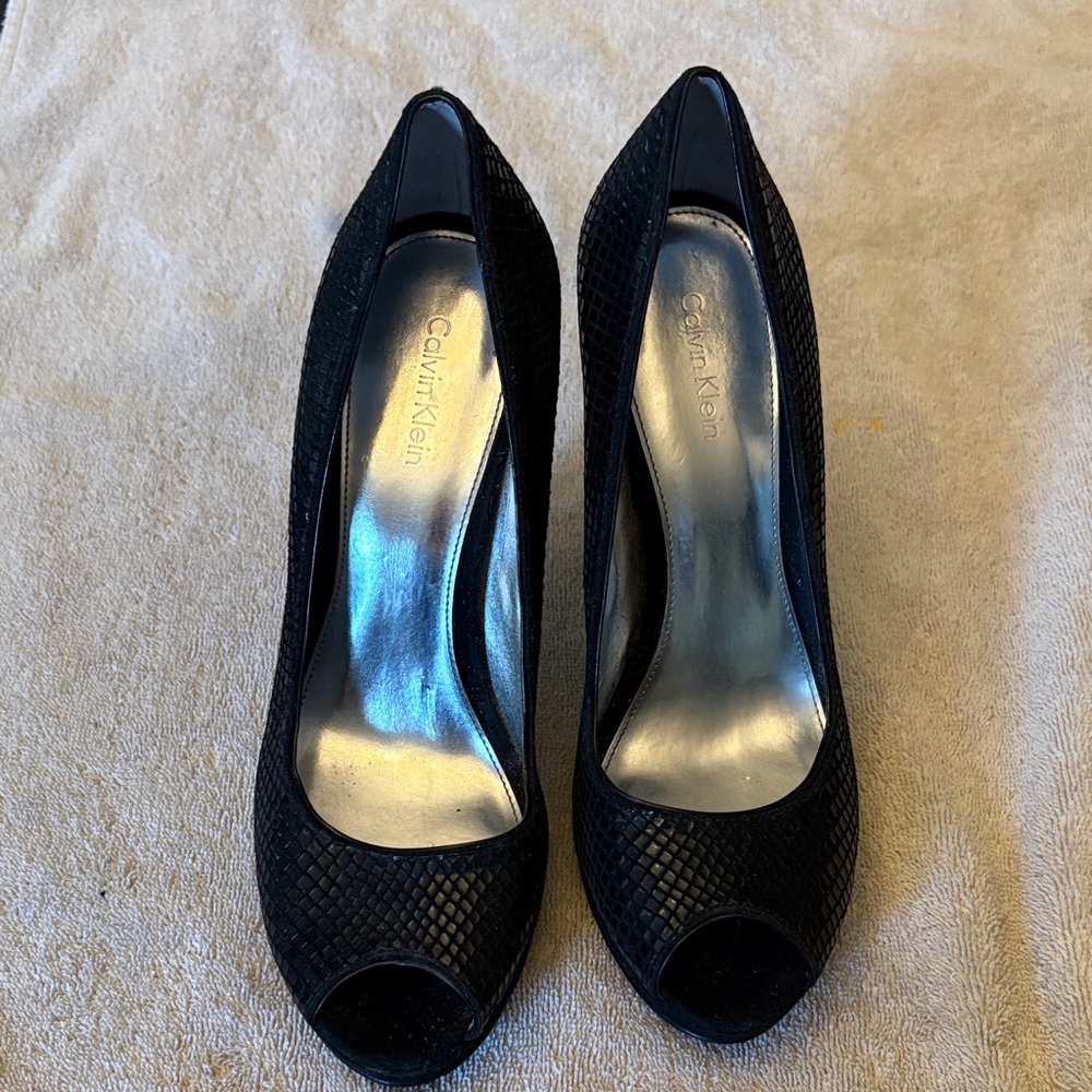 Calvin Klein Black Python Peep-Toe Pump Size 7m - image 1